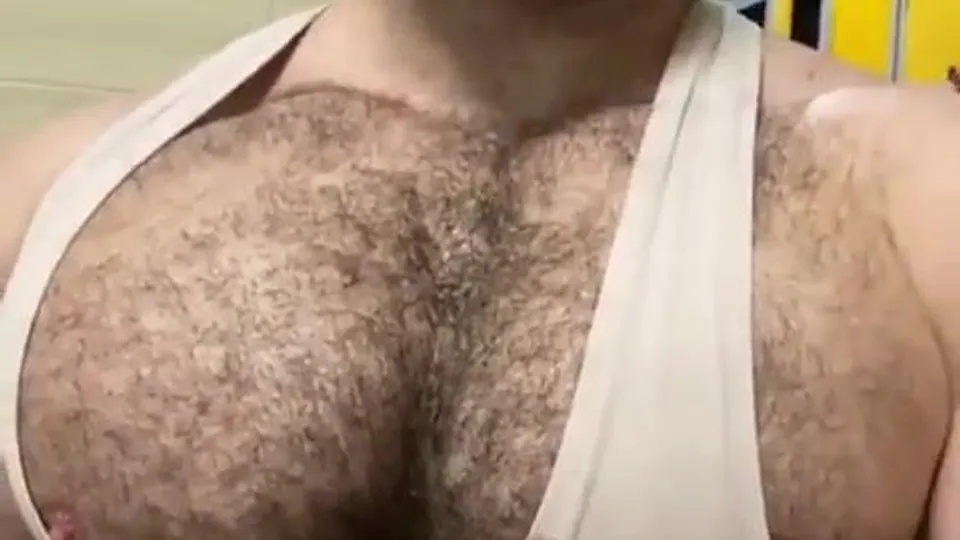 Giant man tits - ThisVid.com