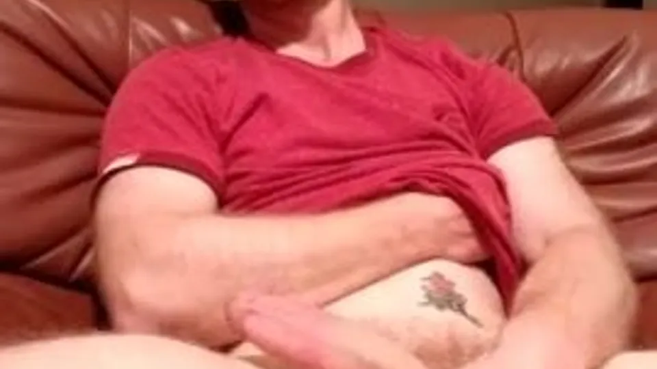 Ginger aussie wanker shoots hot load - ThisVid.com