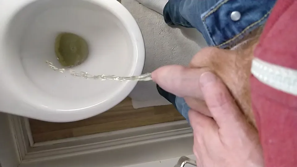 Ginger's Beer Piss - ThisVid.com