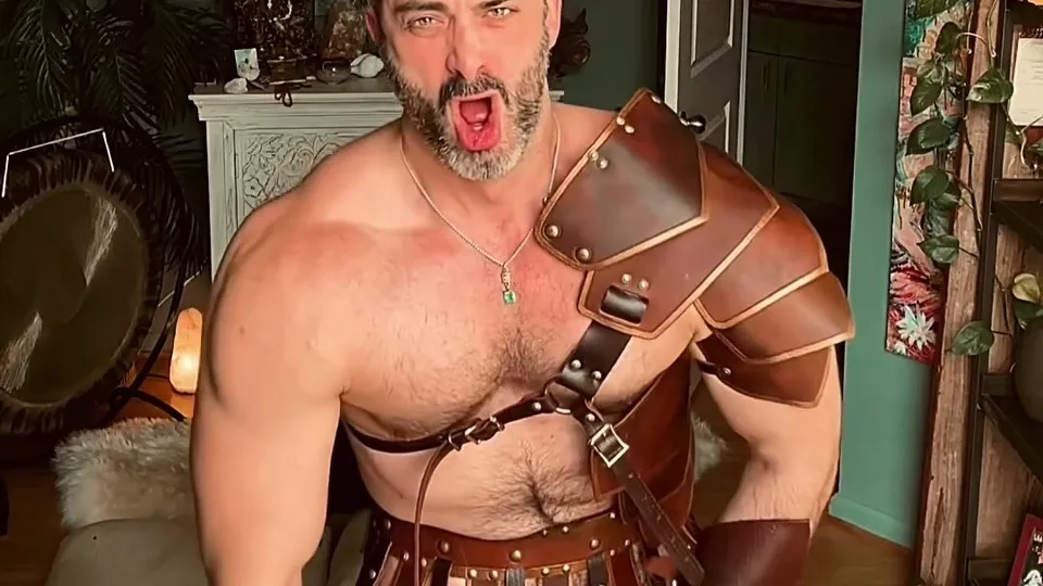 Gladiator Eats Cum - ThisVid.com
