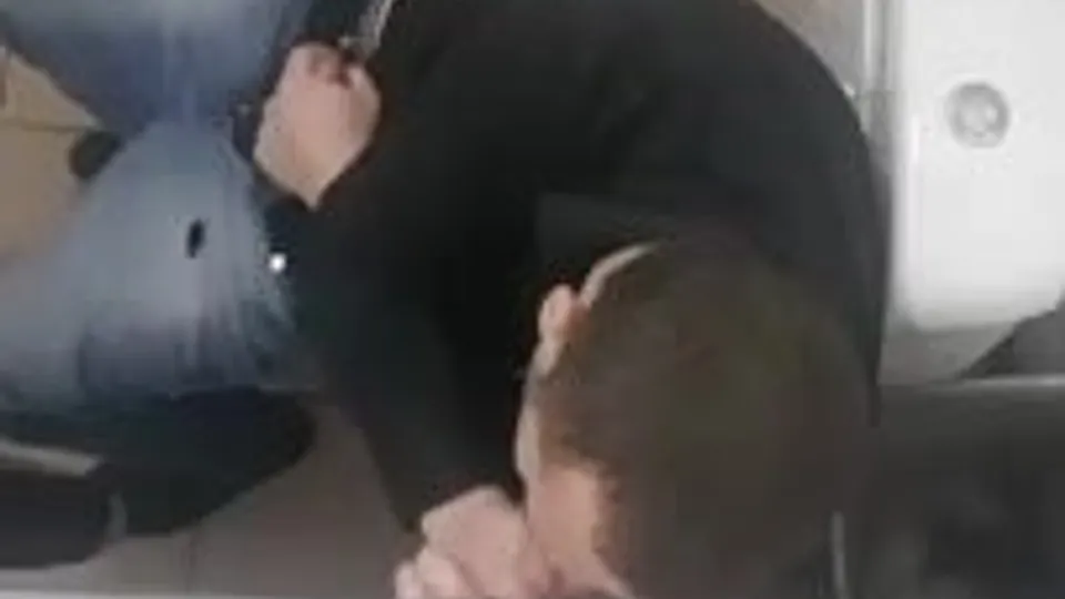 Gloryhole - video 6 - ThisVid.com