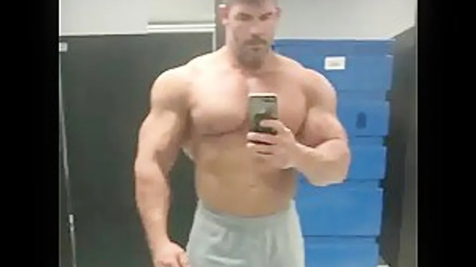 Muscle Daddy Dominates