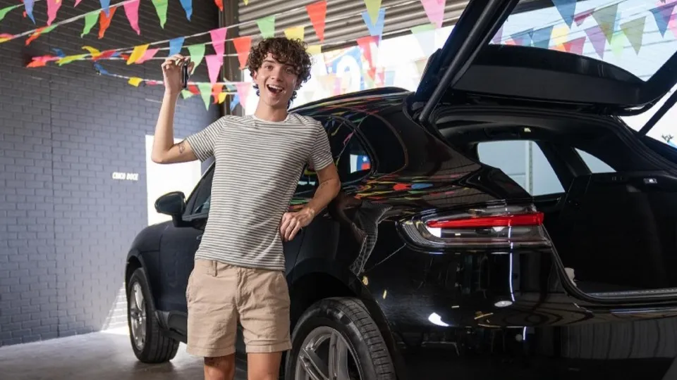 Dom King e Sam Ledger em Bareback Facial