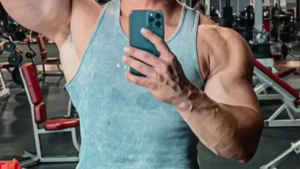 Goon to young alpha muscle studs - ThisVid.com