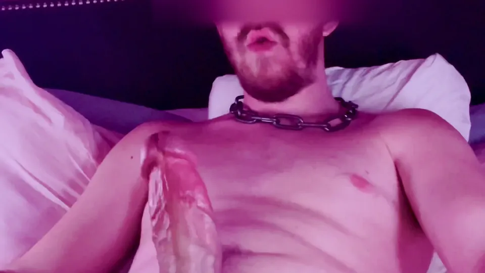 Gooner shows off his dong - ThisVid.com