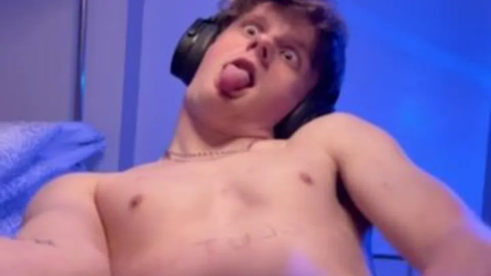 Gooning my penis for the world to see