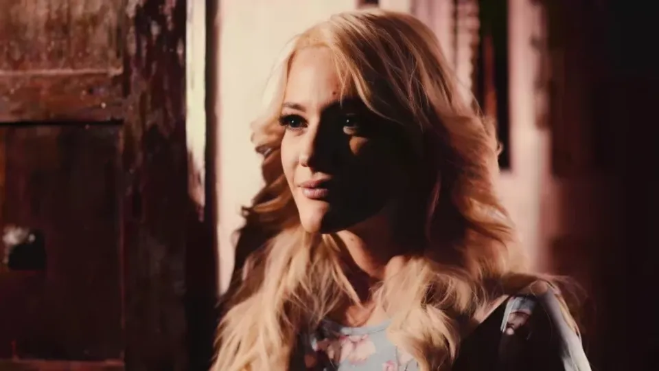 Kenna James' Husband Caught Her Cheating