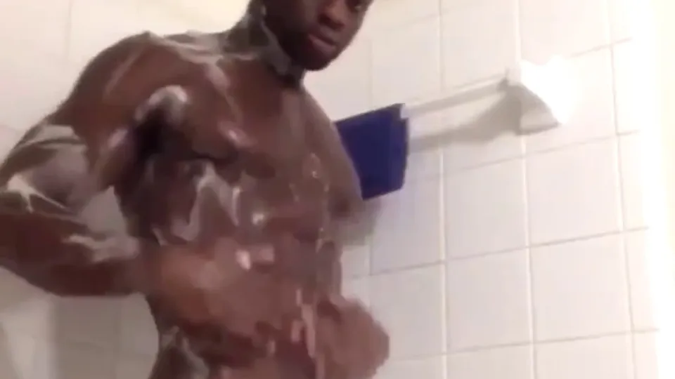 Gorgeous Muscled Black Stud Flopping His Massive Cock - ThisVid.com