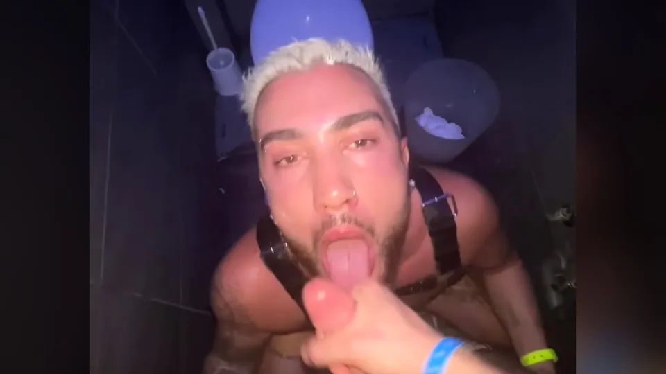 GOT SOMEONE TO SUCK & RIDE HIS COCK AT THE CLUB - ThisVid.com