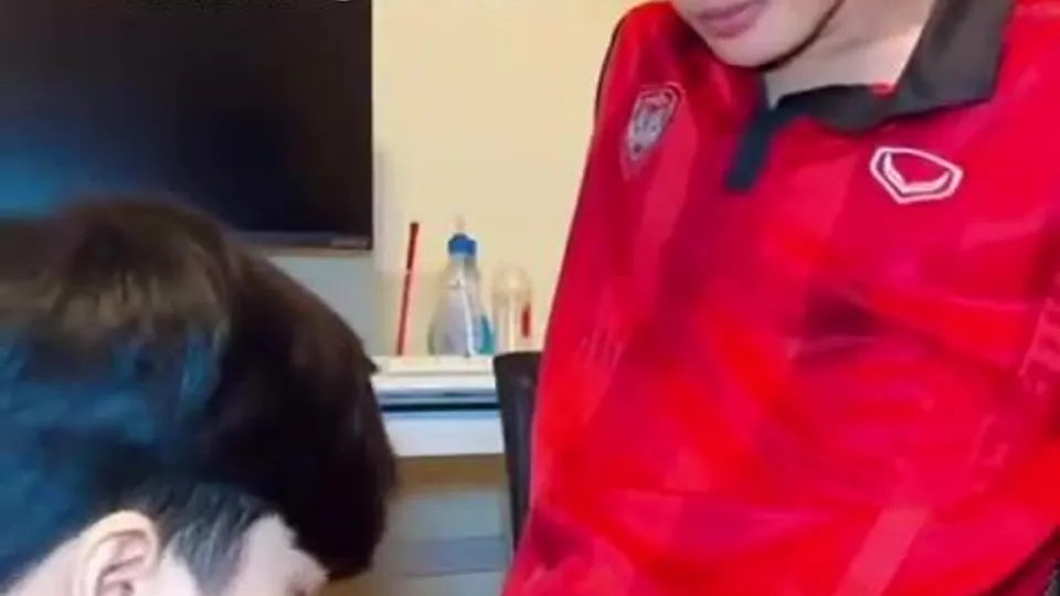 Gozada na boca asiático