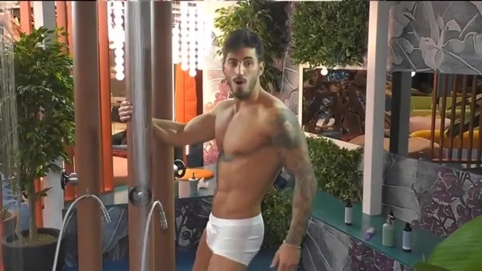 GRANDE FRATELLO IVAN GONZALEZ - ThisVid.com