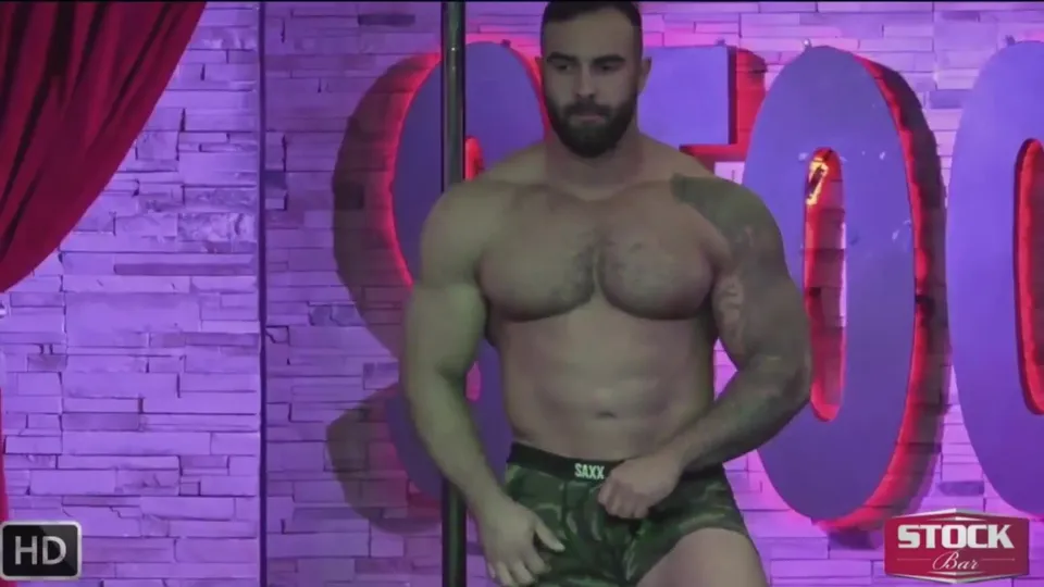 GREAT MUSCLE STRIPPER WITH HUGE BODY - ThisVid.com