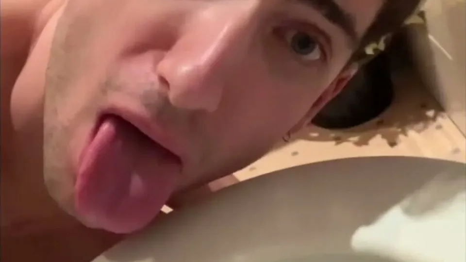 Greek Faggot licks toilet for his master - ThisVid.com