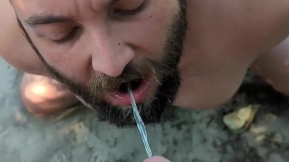 Green eyes drinks piss from the tap - ThisVid.com