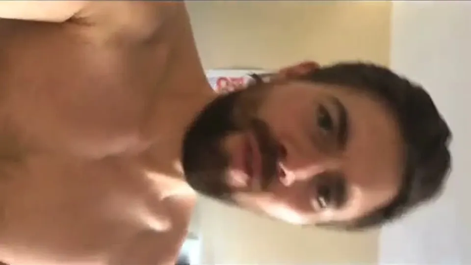 กริฟิน บาร์โรวส์ บีด ชาร์ลี