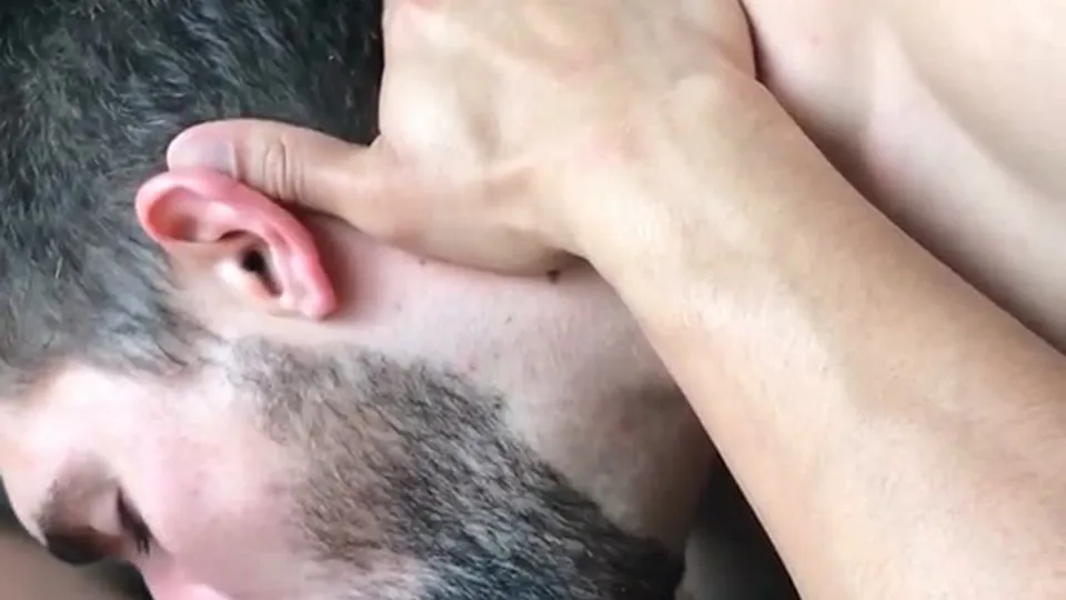 Griffin Barrows - I met and serviced 21-year-old muscled, hung, college stud Ellison. Holyyy hell! [...](part 1 of 3).mp4