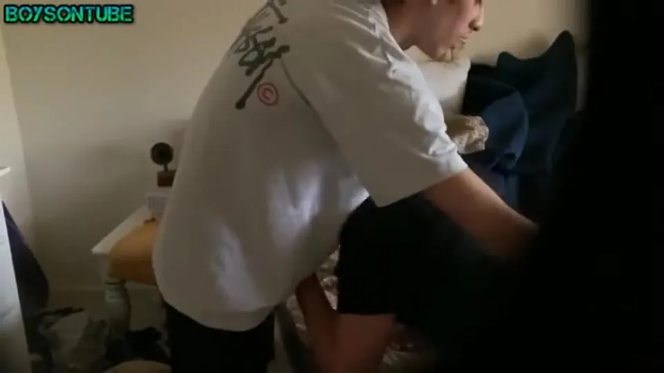 Grindr Hook up Bareback and Analcum - ThisVid.com