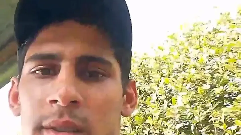 Guapo Colombiano Hetero (engañado) VERGON - ThisVid.com