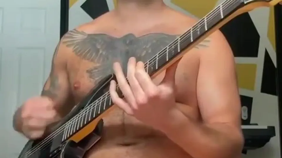 Guitarist - ThisVid.com