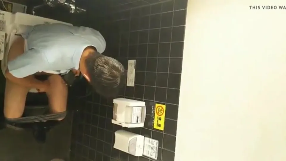 Guy caught jerking off - video 2 - ThisVid.com