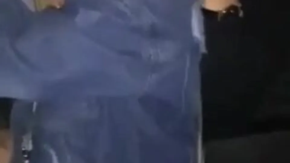 Guy gets blowjob in front of friends - ThisVid.com