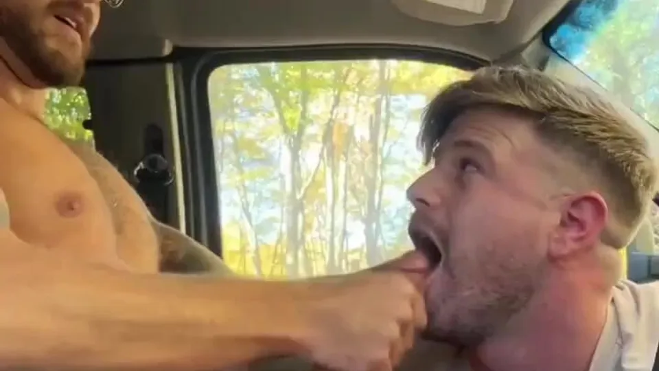 Guy gets head in the front of his truck – KinglouisIX and Tampatom