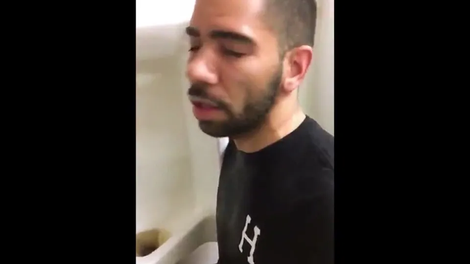 Guy gets pissed in the face.mp4