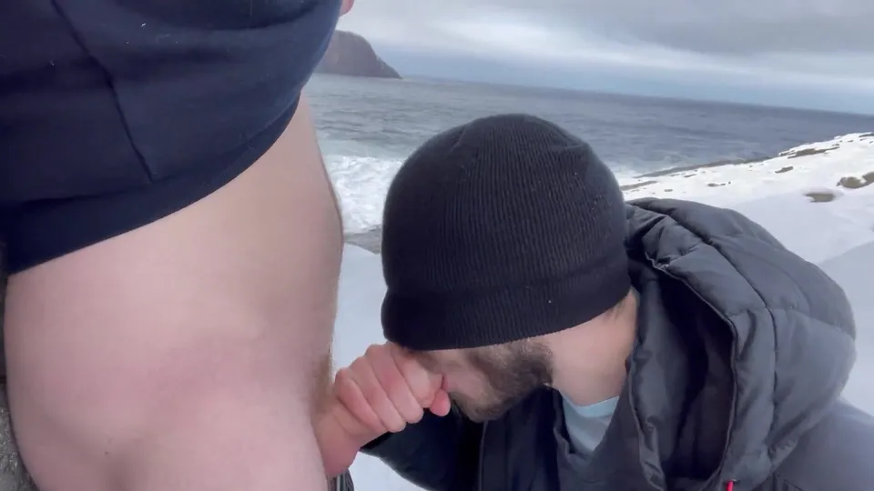 Guy In A Puffer Jacket Sucks Dick - ThisVid.com