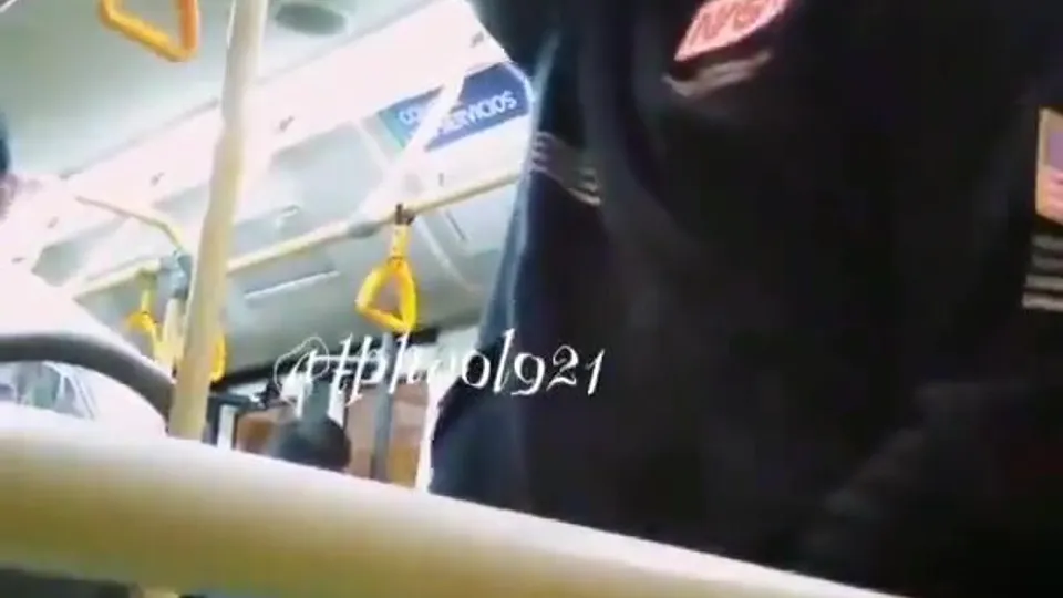 Guy jerking off and cumming on the crowded bus - ThisVid.com