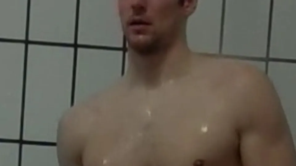 Guy shower -He is so manly - ThisVid.com