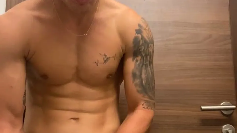 Guy taste sperm - ThisVid.com