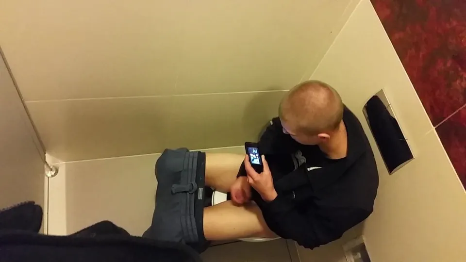 Guy Toitel Wank - ThisVid.com
