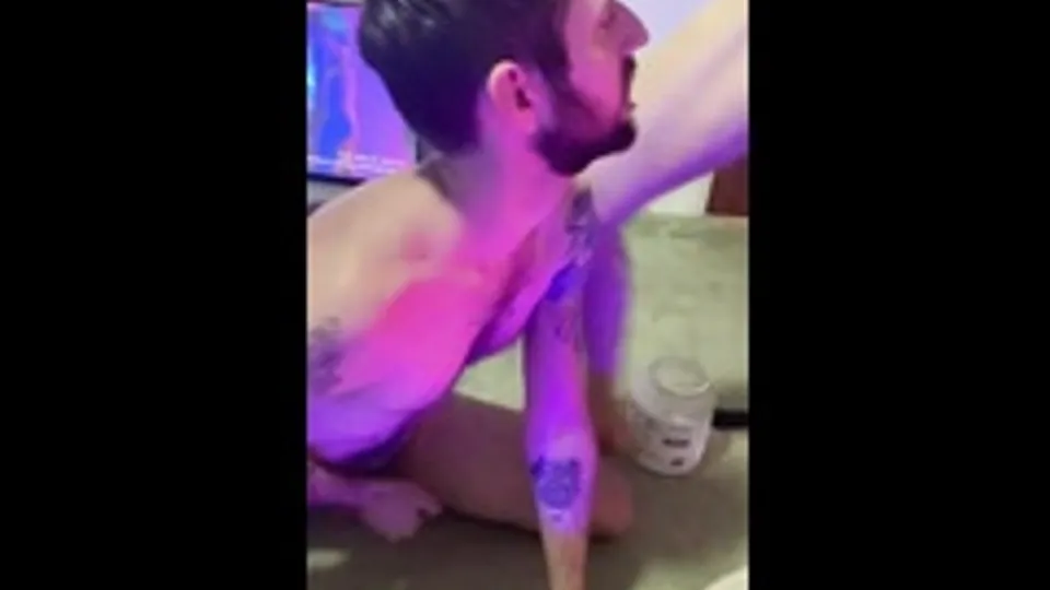Guy watching and instructing high AF Otter and Twink &eth;&Yuml;&scaron;&euro;