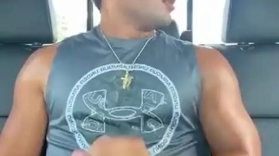 Guy with big balls busts - ThisVid.com