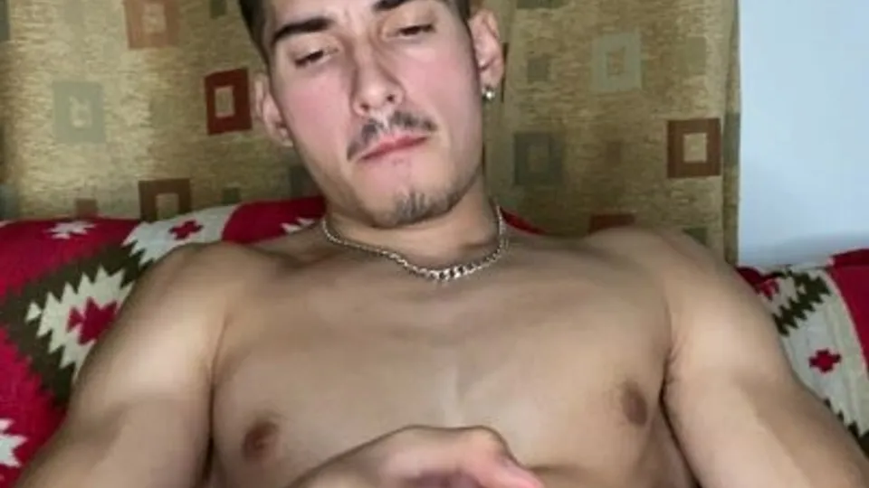 Guy with curved dick cumming! - ThisVid.com