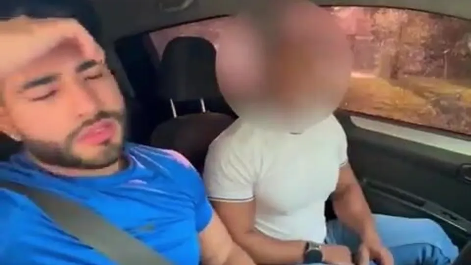 Guys meet up & fuck in the car - ThisVid.com