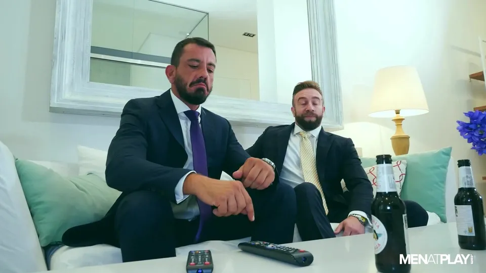 Guys Night In (Joe Gillis, Manuel Scalco)
