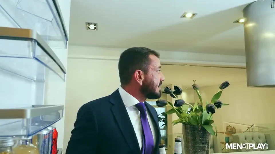 Guys Night In - Joe Gillis, Manuel Scalco.mp4