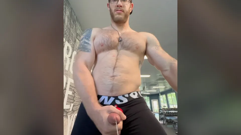 GYM BATOR'S CARDIO N' CUM - ThisVid.com
