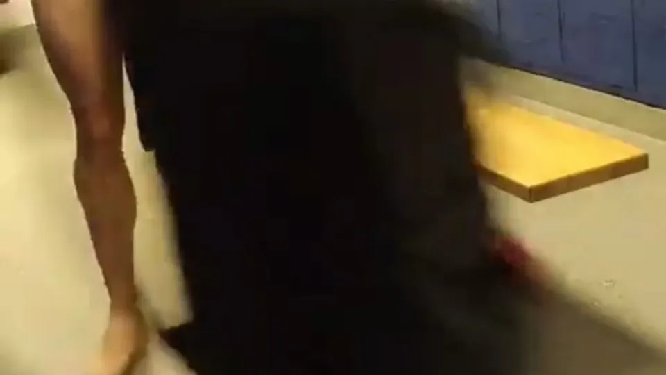 Gym daddy walk past dudes with a semi - ThisVid.com