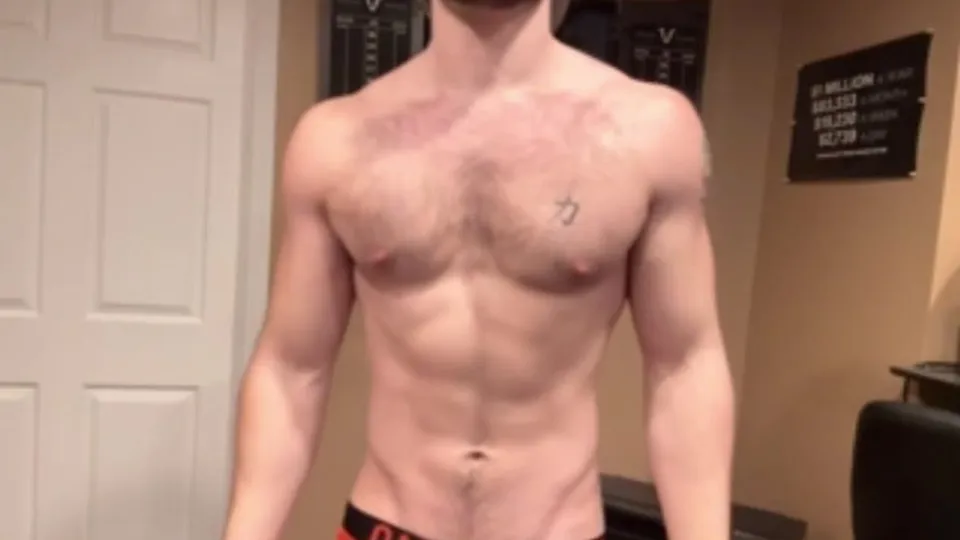 Alpha Jock Brags About His Muscles and Huge Cock