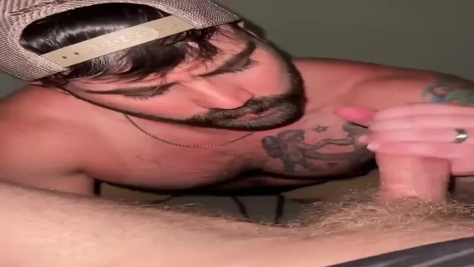 Gym Muscle DILF, Strong Arms And Hot Chest, Cock Sucking And Kinky Cock Stuff With Fuck Buddies (5).mp4