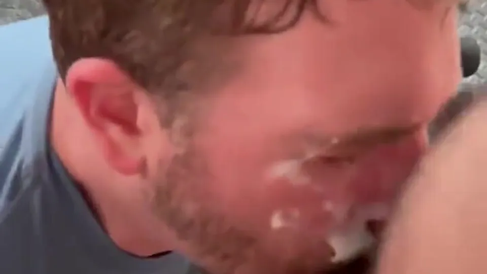 Gym's cum whore finds heaven - ThisVid.com