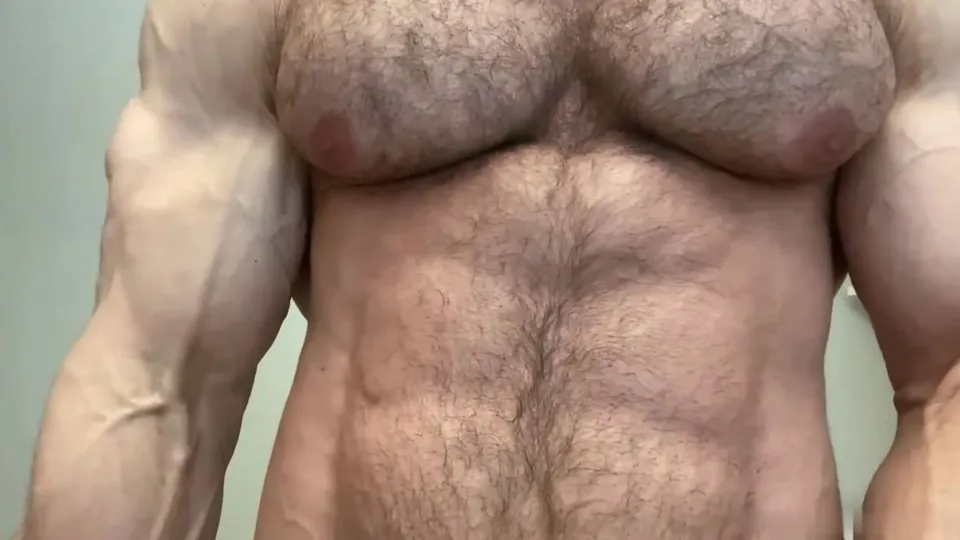 Hairy Bodybuilder Flex Show