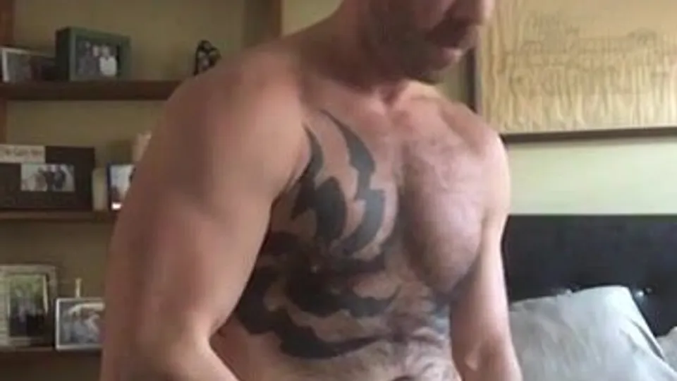Hairy daddy jerks and cums - ThisVid.com