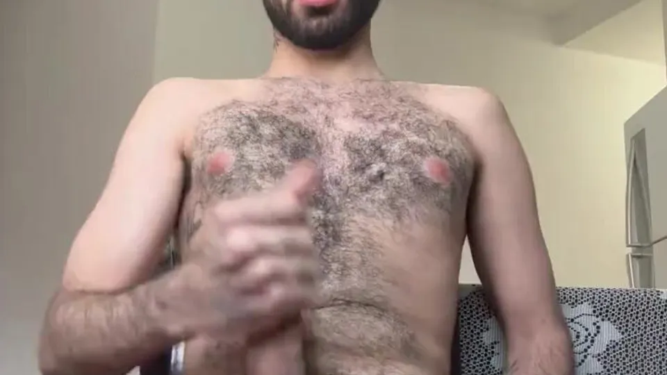 Hairy guy cums hands free - video 2 - ThisVid.com