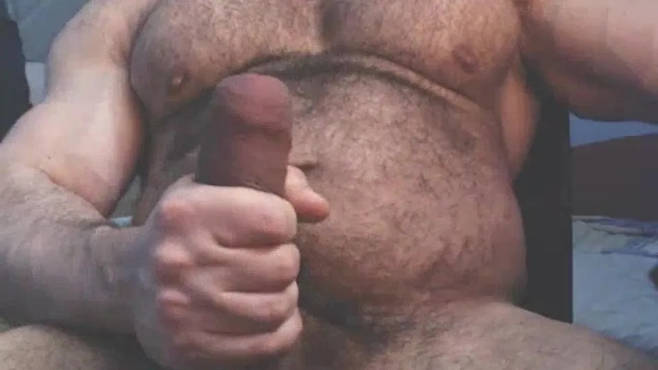 Hairy Huge Bodybuilder Bear Solo on Cam - ThisVid.com