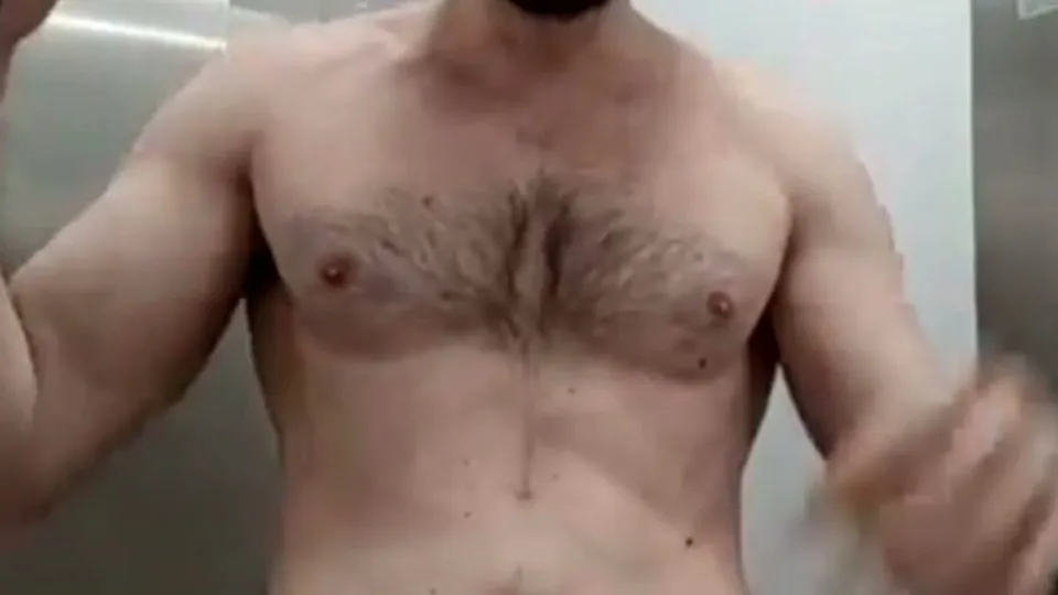 Hairy Man Cums Handsfree in the Elevator - ThisVid.com