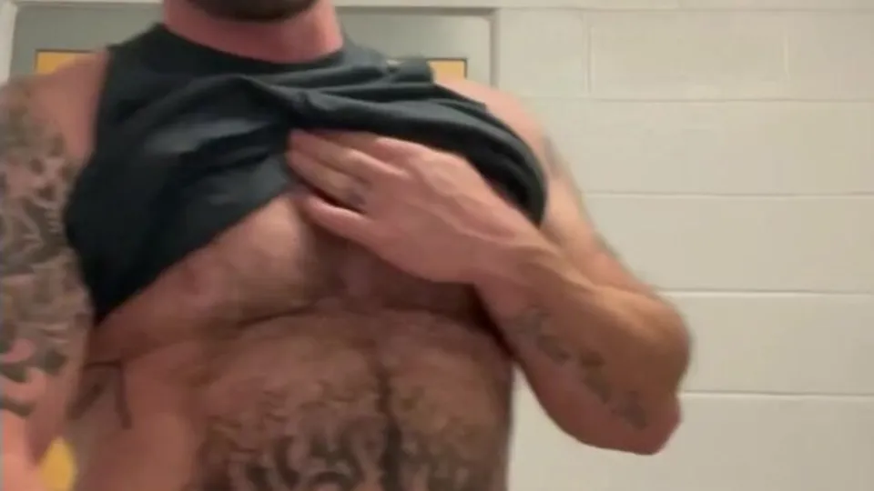 Hairy Muaclebull strips - ThisVid.com