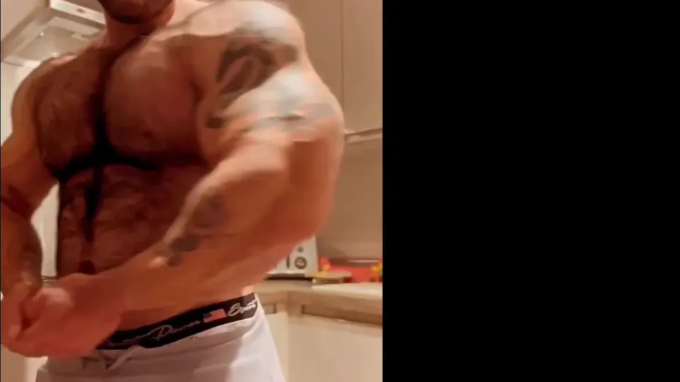 Hairy Muscle Bull - ThisVid.com